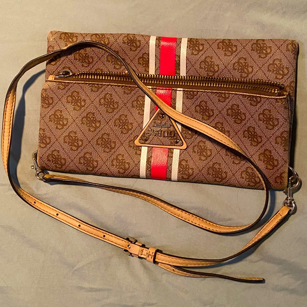Guess logo crossbody bag with pink detail